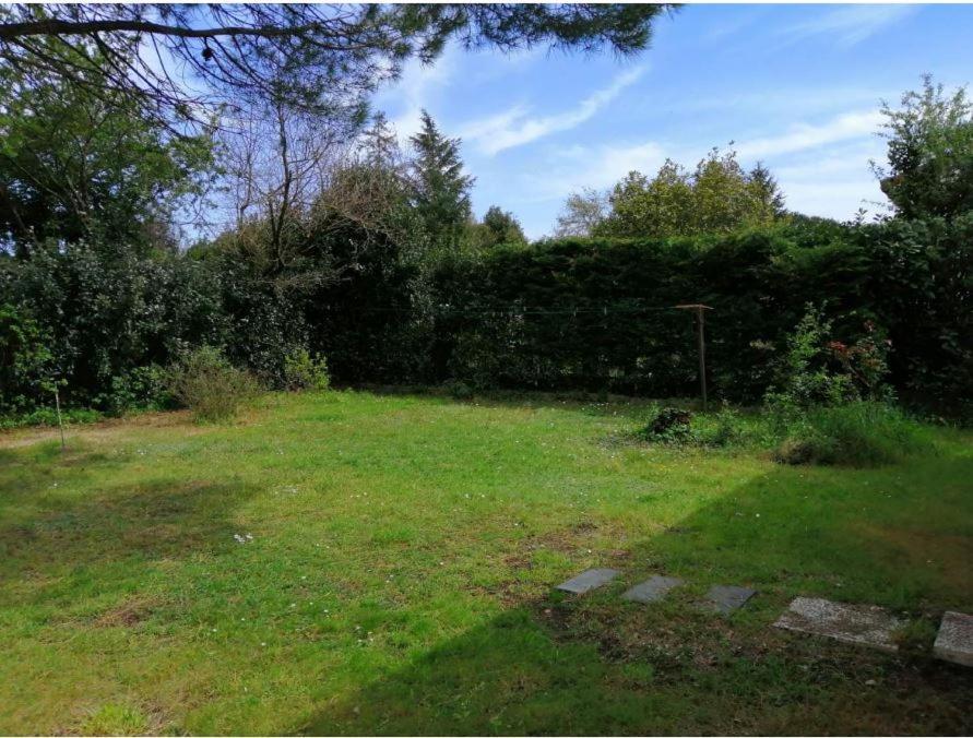 Emplacement De Toile De Tente Dans Jardin Cugand المظهر الخارجي الصورة
